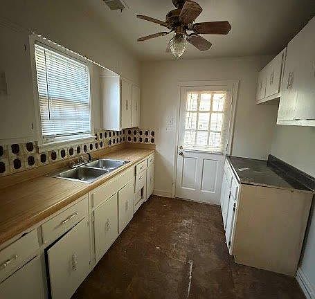 2nd image of 4374 Riviera Rd