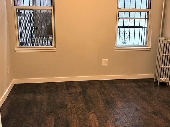 4th image of 2319 Steinway St APT 1R