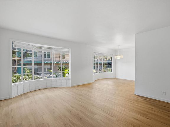 3rd image of 300 Crockett St APT 119