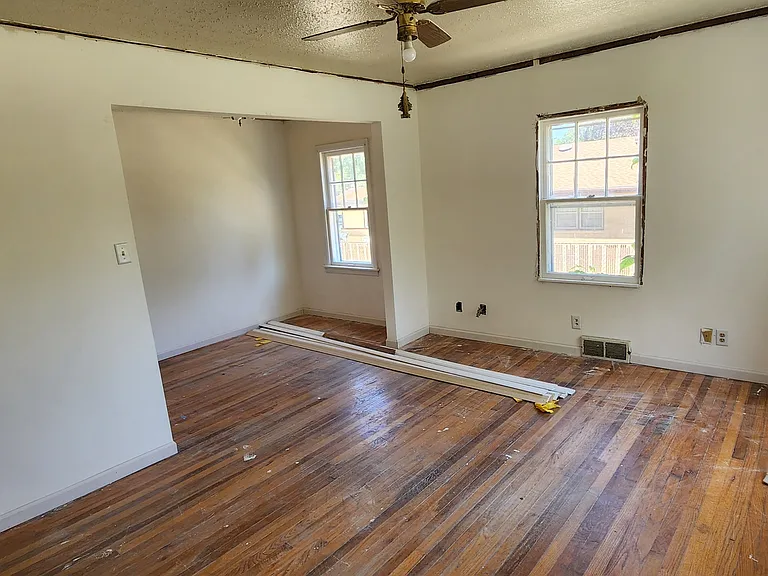 714 Albert Ave — Photo 4