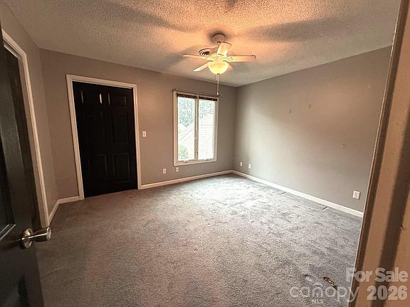 5th image of 327 Eastwood Dr