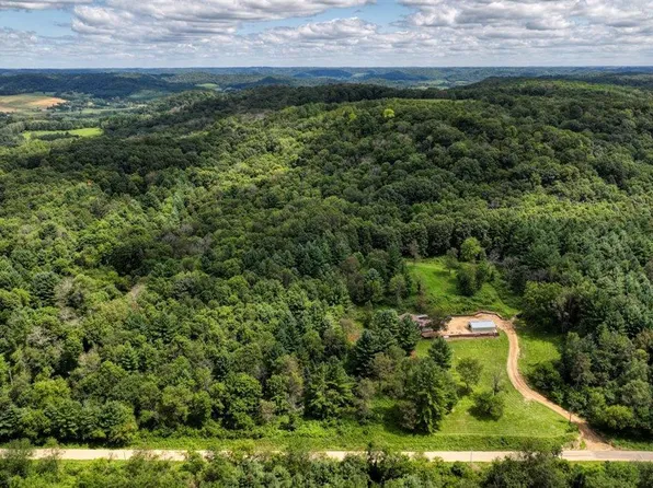 20557 Cribben Hill Drive, Richland Center, WI 53581