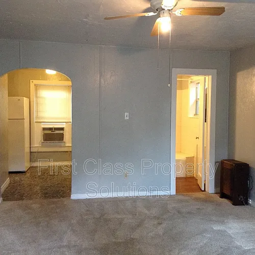 121 NW 29th St #3/4 Photo 1