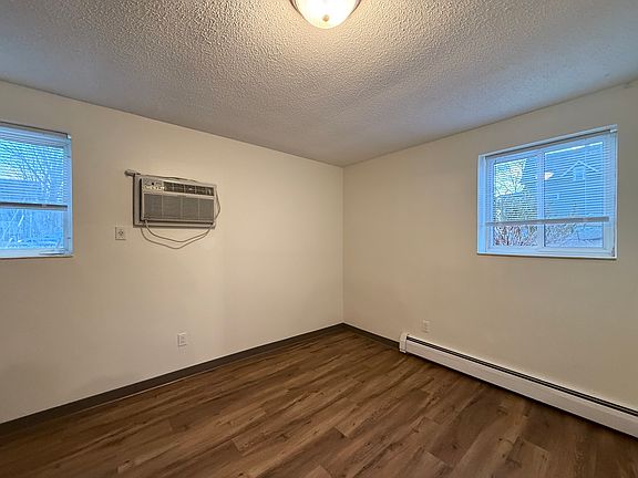 5th image of 730 Fairview Ave N #1
