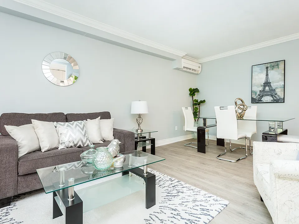 7 Catalina Dr #106