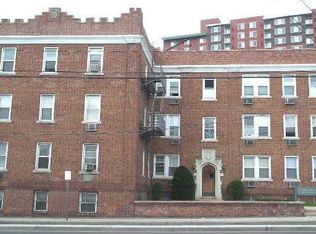 86 Grove St #B1, Stamford, CT 06901