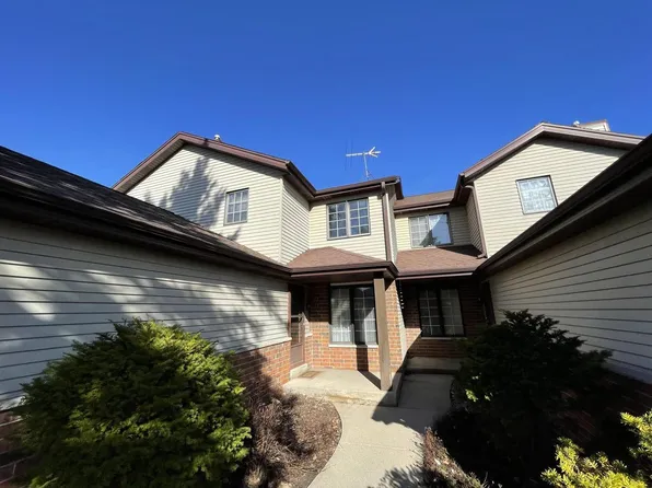 8105 S Legend DRIVE #D, Franklin, WI 53132
