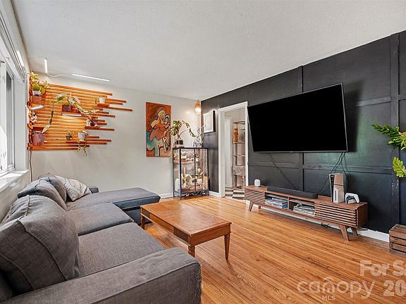 5th image of 3942 Glenville Ave