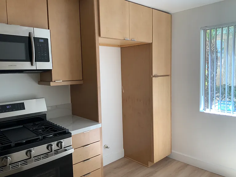 628 Daisy Ave — Photo 3