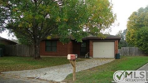 1st image of 118 Bramblewood Cir