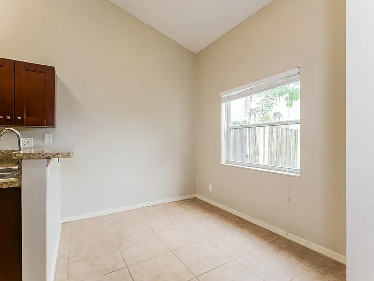 180 Heatherwood Dr — Photo 6