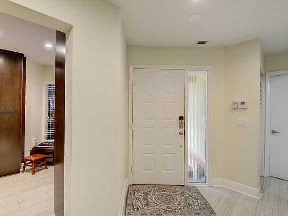 4th image of 5414 10th Fairway Dr APT 2