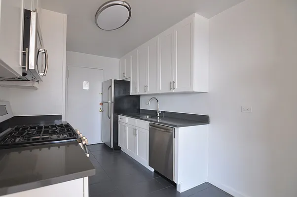 Rented by Nest Seekers International | media 37