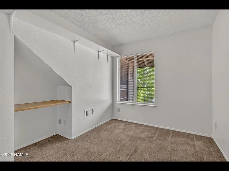1200 S Riordan Ranch St — Photo 5