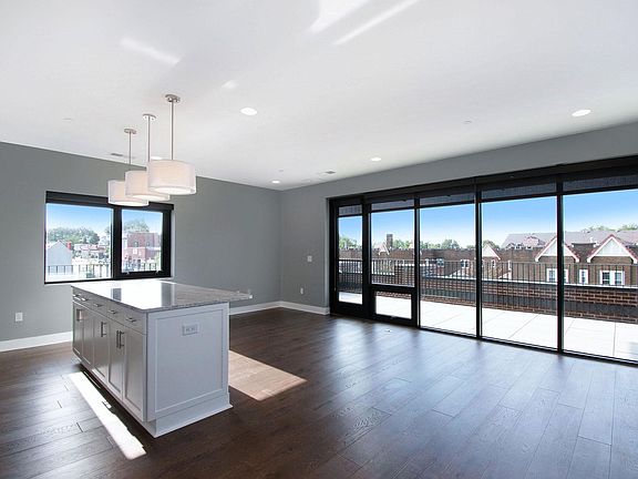 3rd image of 5018 Underwood Ave APT 301