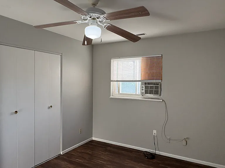1043 Spinning Rd #1 — Photo 7