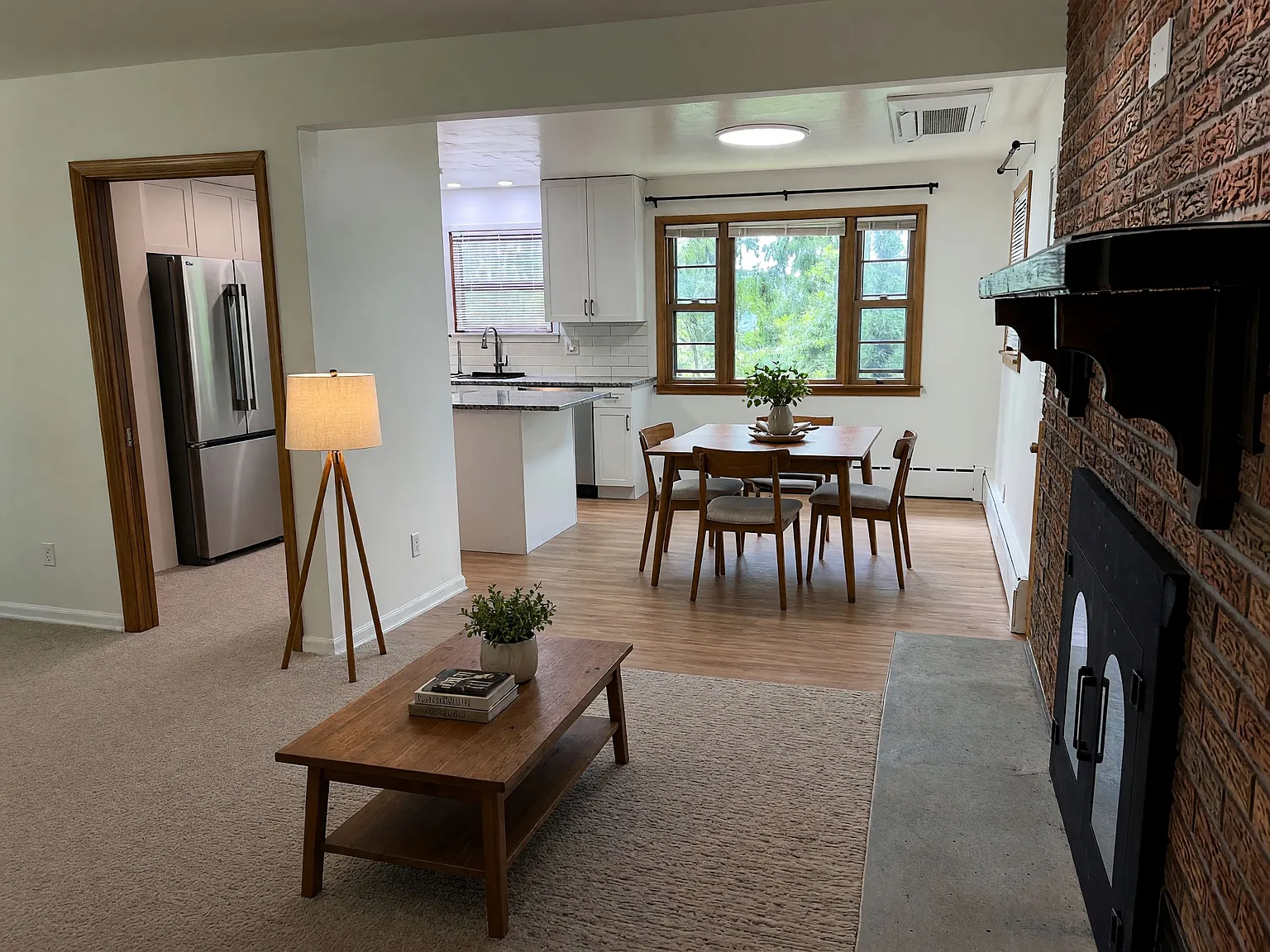 3 bed, 1812 sqft, $3,550 — Photo 3