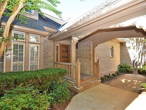 Front Entrance/Breezeway
