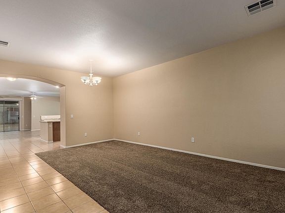 4th image of 46157 W Holly Dr
