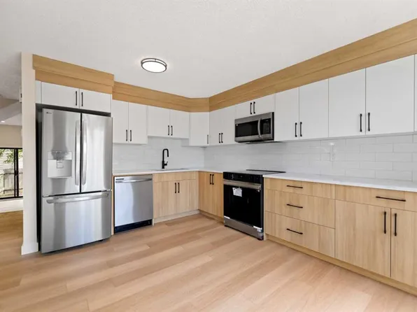 99 S Midpark Gdns SE #32, Calgary, AB T2X 1L5