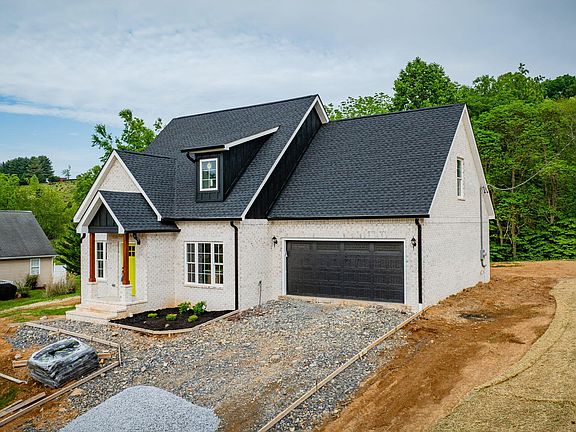 2nd image of 105 Mitchell Creek Dr
