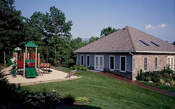 Fairfield Gables at Setauket — Photo 23