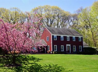 4 Wildbriar Ct, Mount Sinai, NY