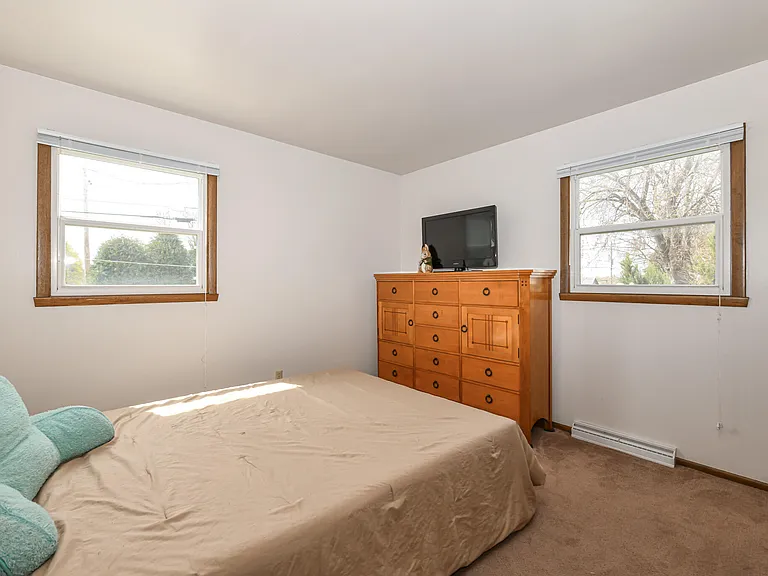 1917 E Hillcrest Ave — Photo 15