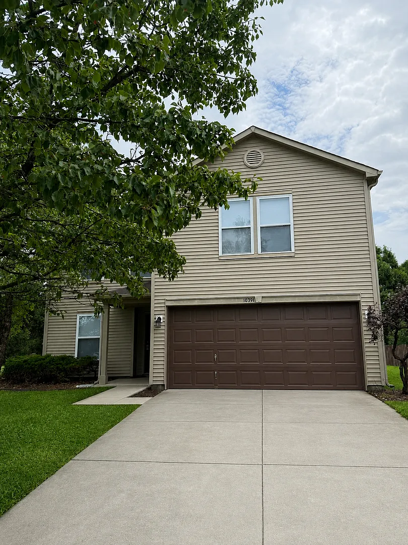 Move-In Ready 3-Bedroom Home in Fishers with Brand-New Flooring! — Photo 1