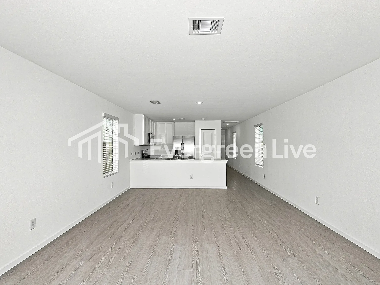 4 bed, 2.5 bath, 1535 sqft, $1,705 — Photo 4