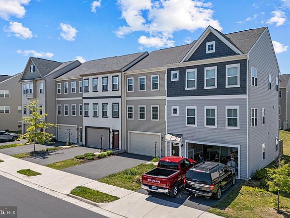 2nd image of 226 Parkland Dr