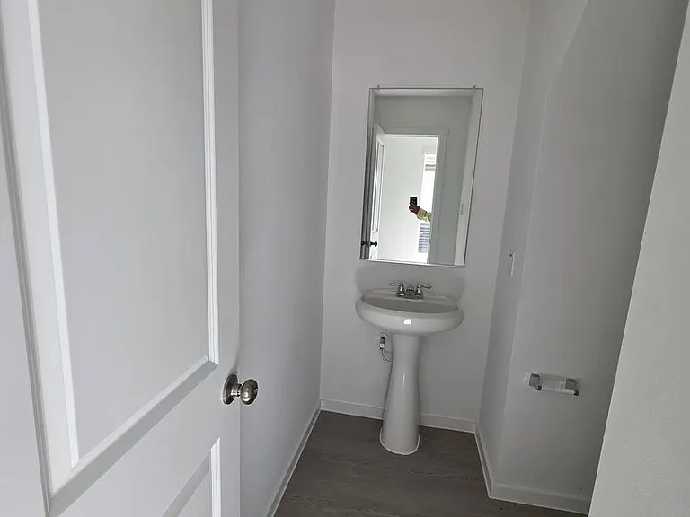 12144 Morgan Dr — Photo 9