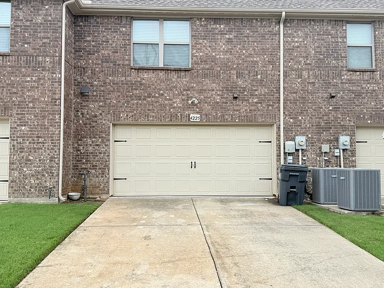 4225 Blackjack Oak Dr — Photo 6