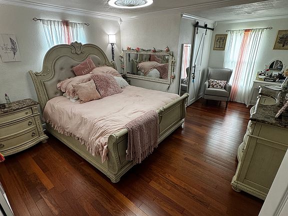 3rd image of 226 Rosabell St