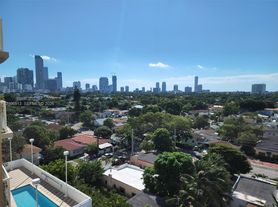 900 SW 8th St