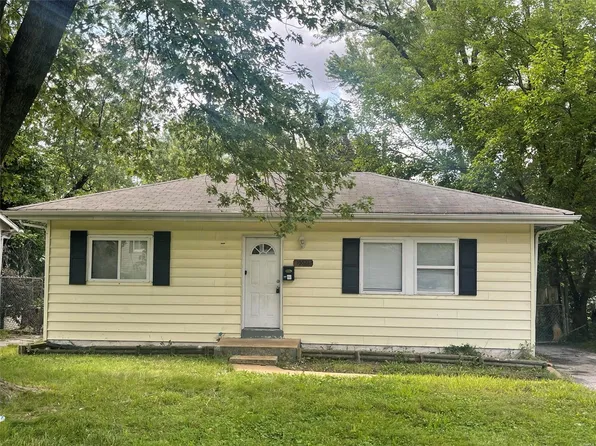 10521 Duke Dr, Saint Louis, MO 63136