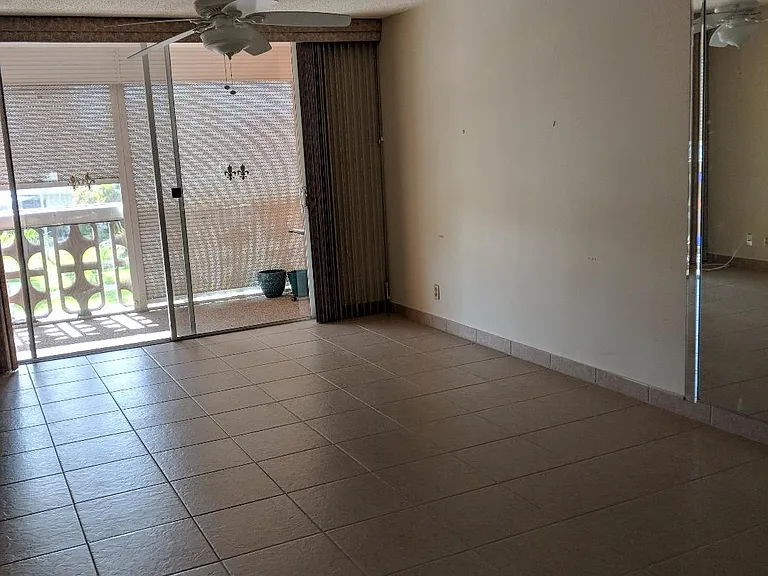 211 NE 8th Ave #209 — Photo 3