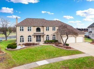 1517 Pine Lake Dr, Naperville, IL 60564