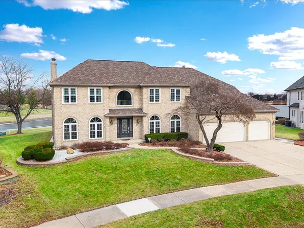 1517 Pine Lake Dr, Naperville, IL 60564