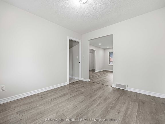 5th image of 867 Wellington St