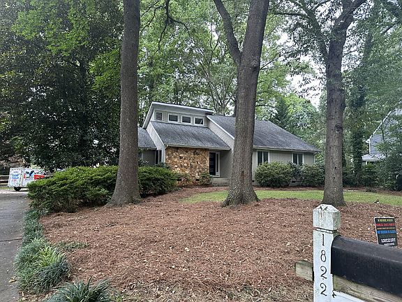 2nd image of 1822 Bobolink Ln