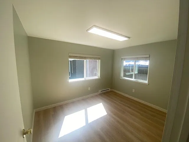 26 Hemlock St — Photo 14