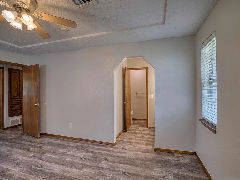 700 Wood Hollow Ln — Photo 13