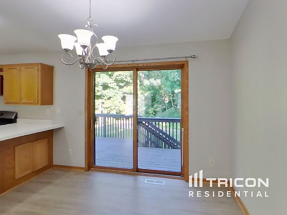4th image of 5273 Lannon Ave NE