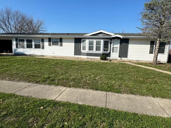 720 Margaret Ct, New Baden, IL 62265