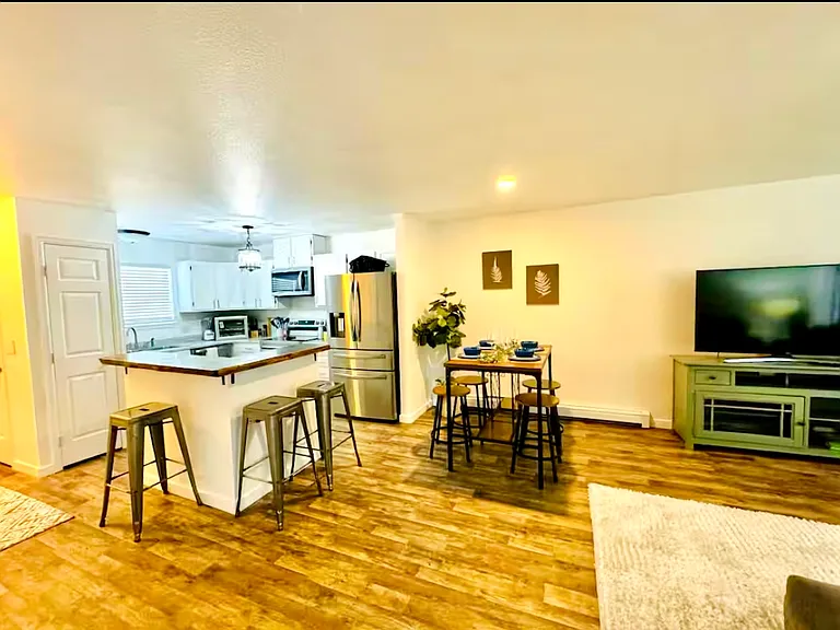 380 Explorer Ct #B — Photo 7