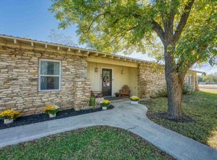 401 N Vandeveer St, Burnet, TX 78611