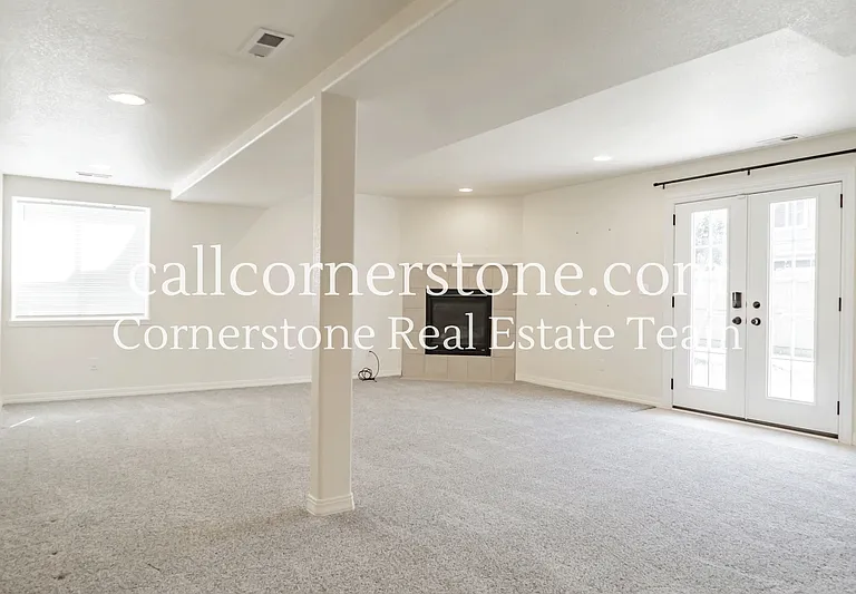 4735 Malcom Ct — Photo 27