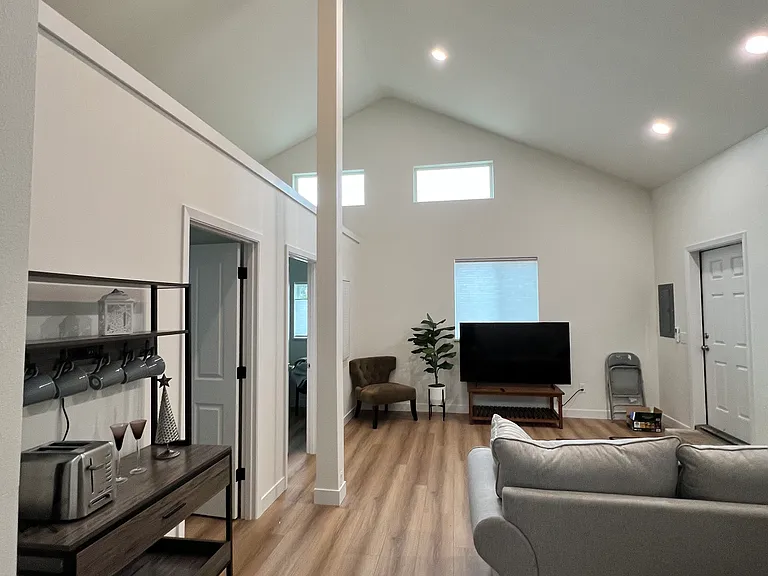 12360 SW 7th St — Photo 3