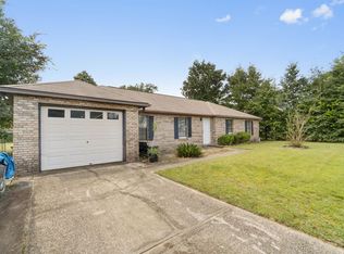 225 Walker Cir W, Crestview, FL 32539
